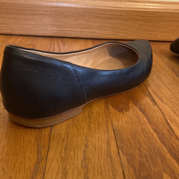 Women’s Navy Blue Pointed Toe Ballet Flats - Picture 4 of 6